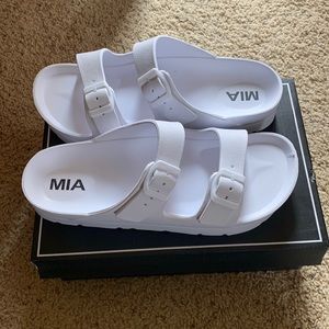 MIA Kiana Flatform